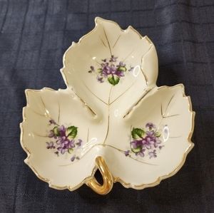Enesco Imports Porcelain Leaf Shaped Hand Painted‎ Candy Trinket Dish Japan
